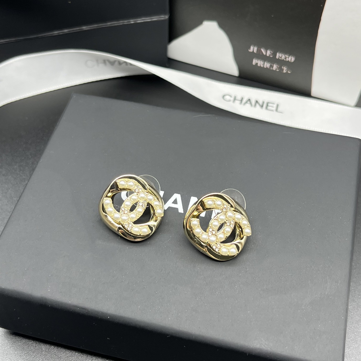Chanel Silver Logo-Accented Earrings 017