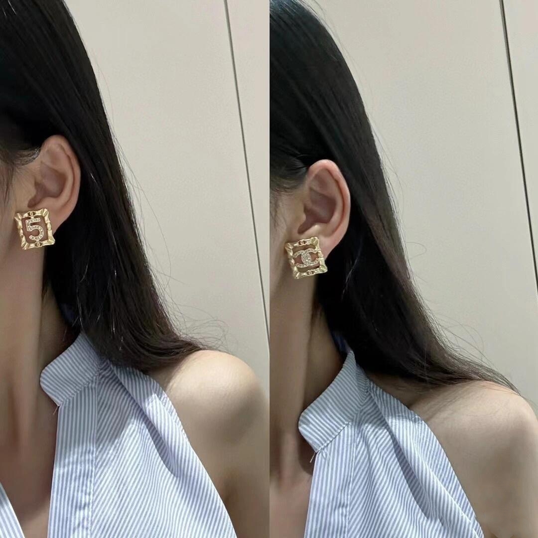 Chanel Gold Logo-Accented Earrings 016