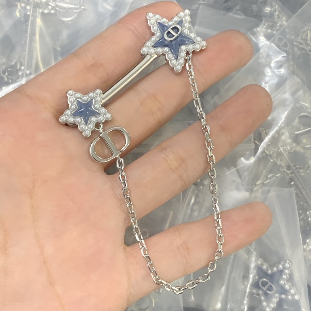 Dior Silver Vintage-Inspired Brooch 678