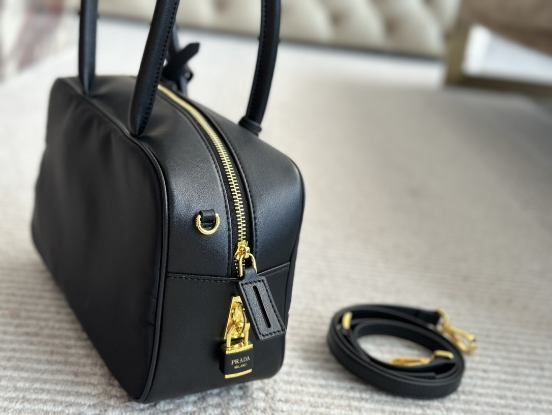 Prada Gold Logo-Accented Bag 070