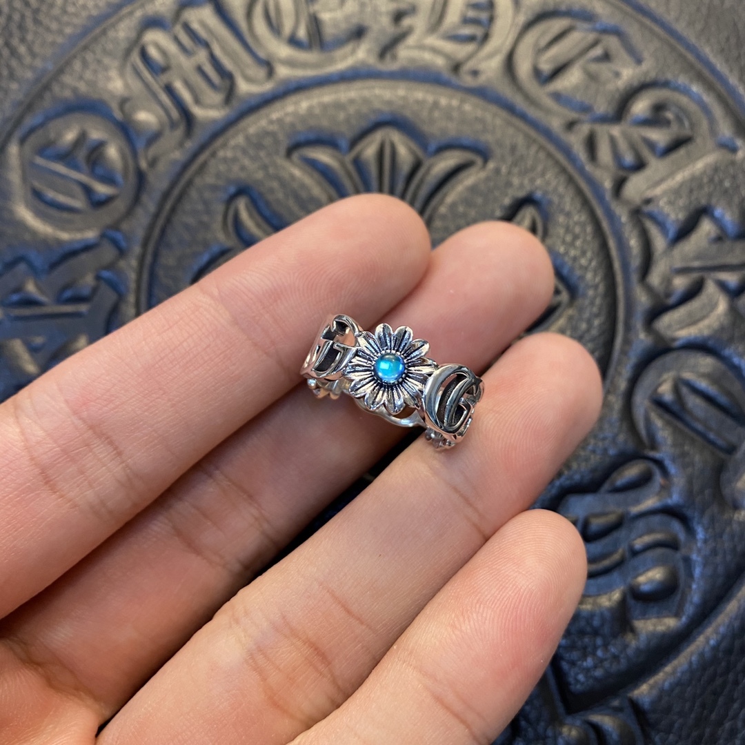 Gucci Silver Vintage-Inspired Ring 522