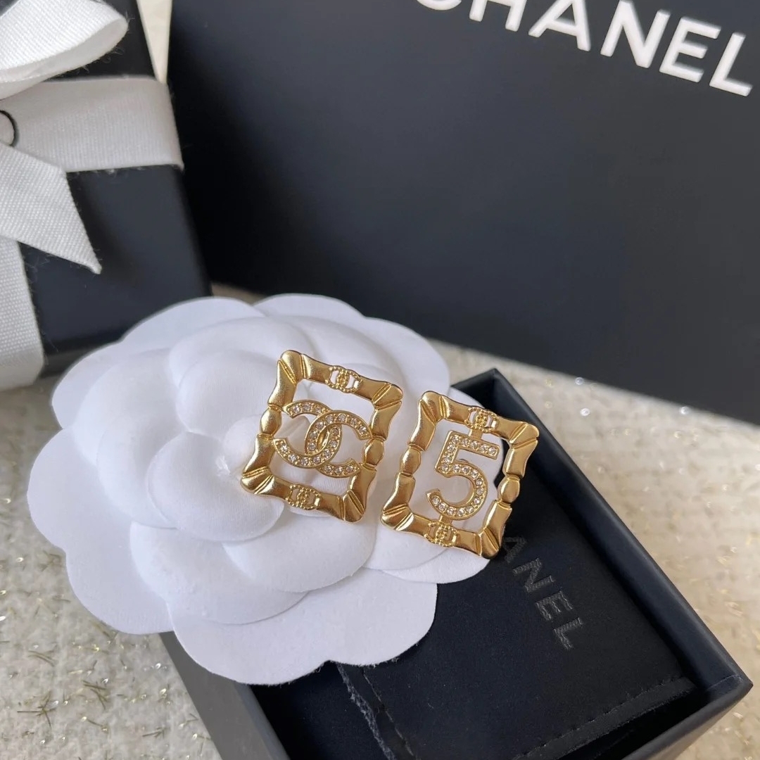 Chanel Gold Logo-Accented Earrings 016