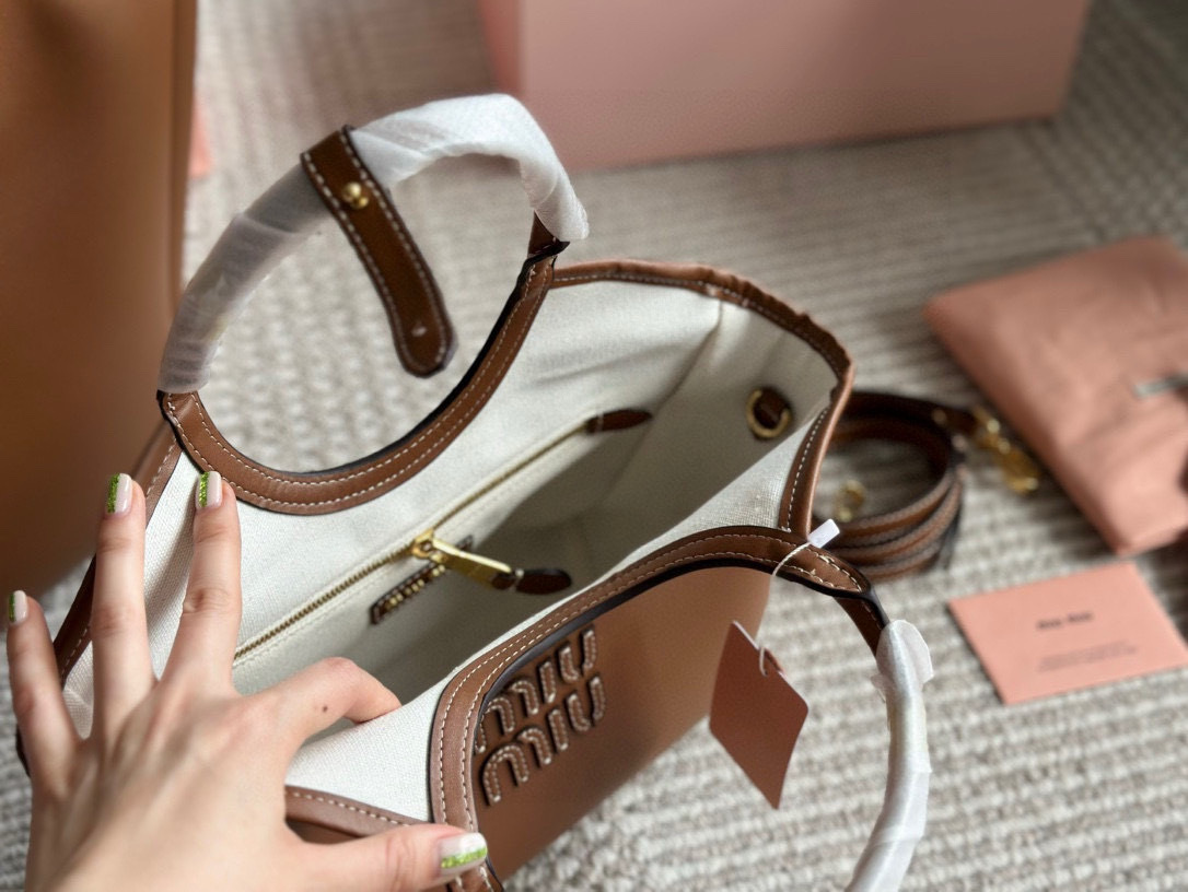 Miu Miu Rose Gold Logo-Accented Bag 169