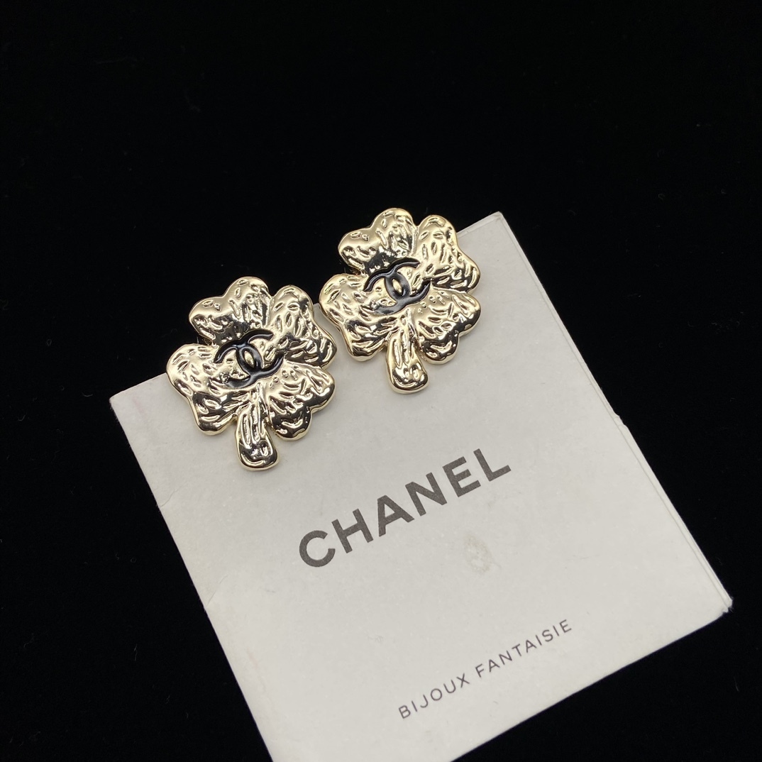 Chanel Rose Gold Vintage-Inspired Earrings 013