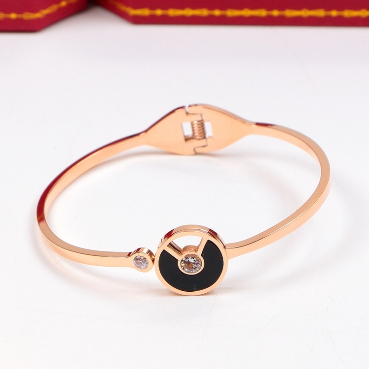 Cartier amulet Rose Gold Vintage-Inspired Bracelet 001