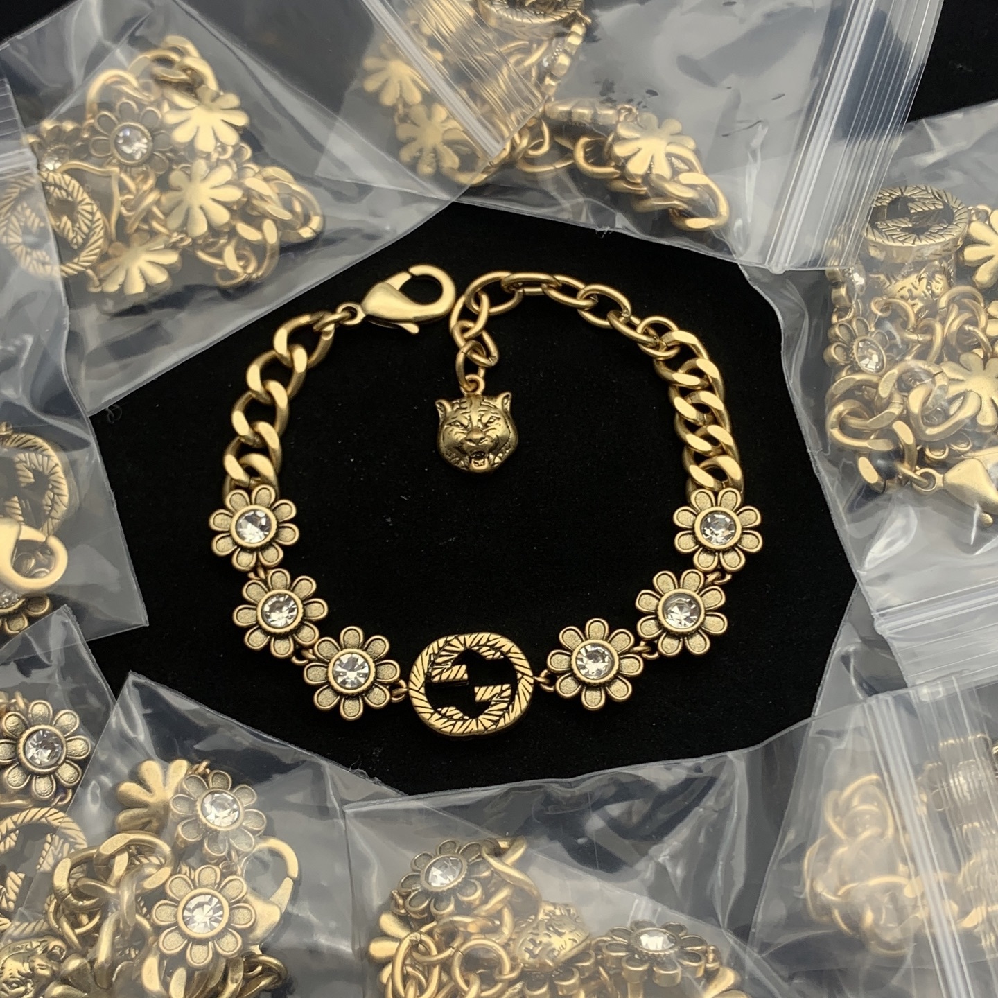 Gucci Gold Vintage-Inspired Bracelet 238