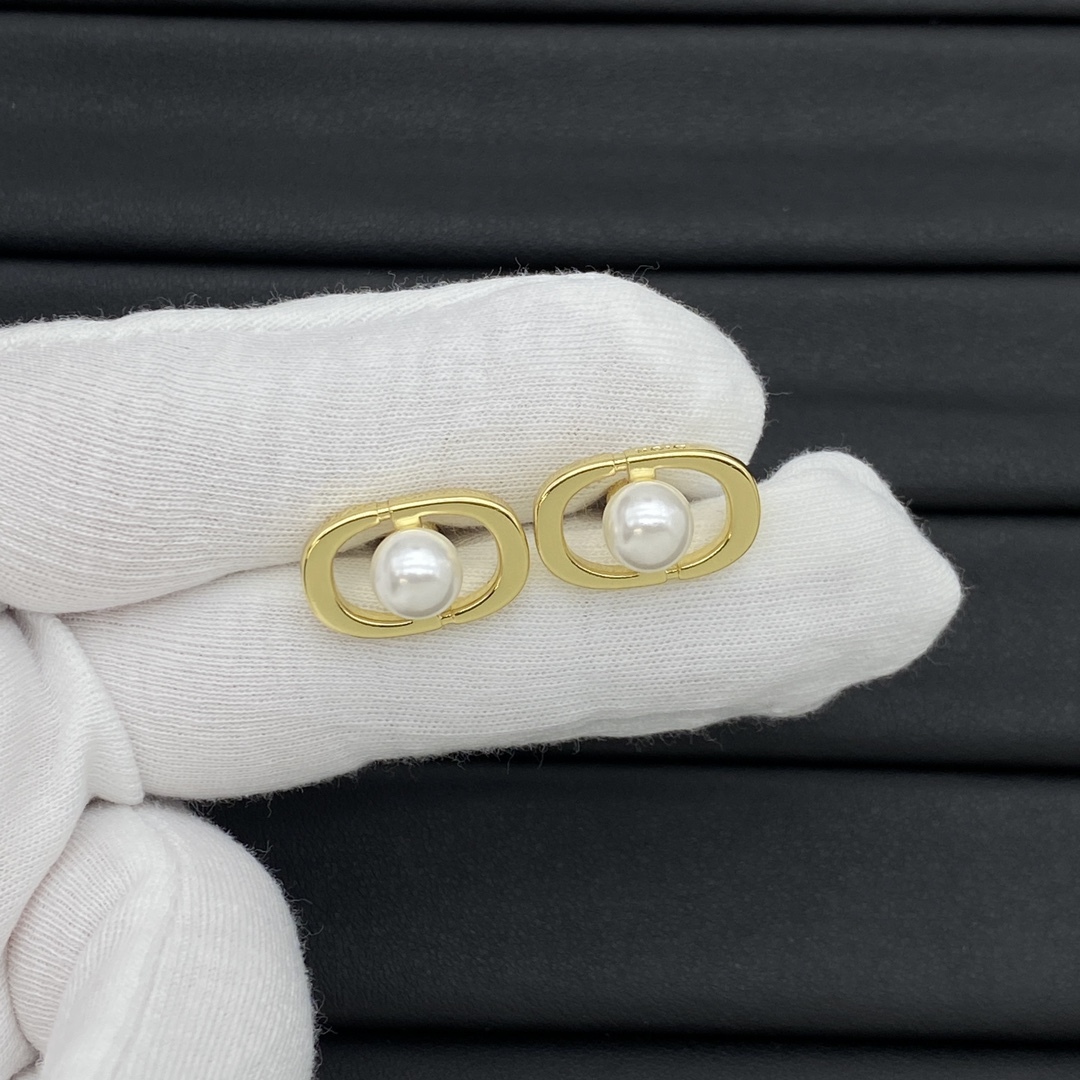 Dior Silver Vintage-Inspired Earrings 001