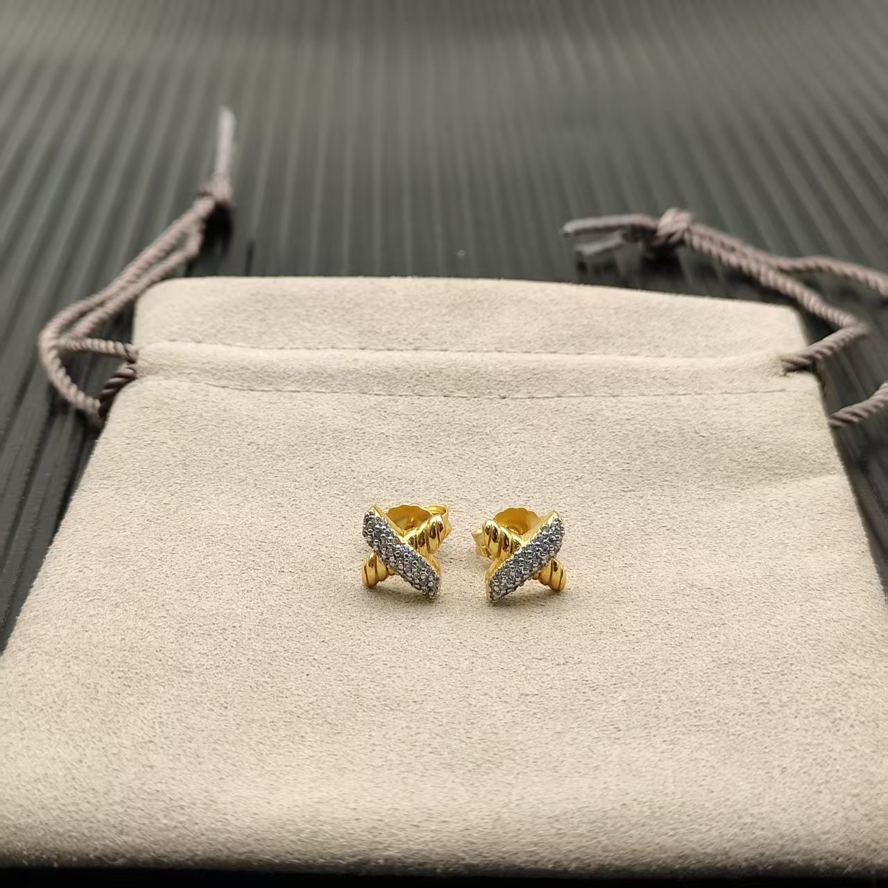 David Yurman Silver Logo-Accented Earrings 232
