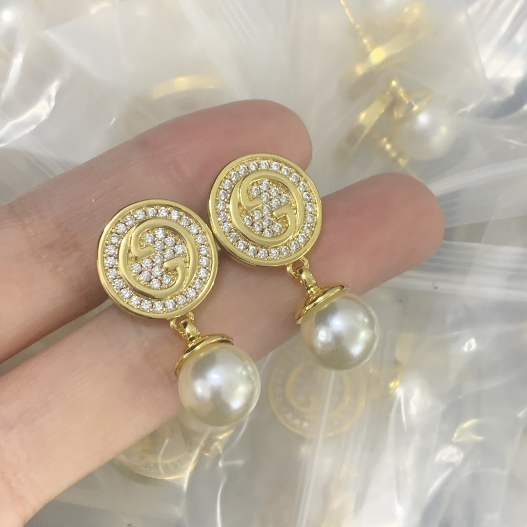 Gucci Gold Vintage-Inspired Earrings 449