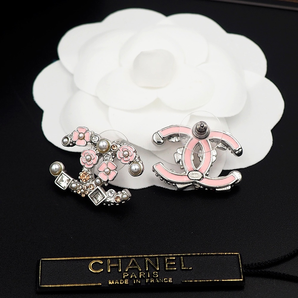 Chanel Silver Logo-Accented Earrings 042
