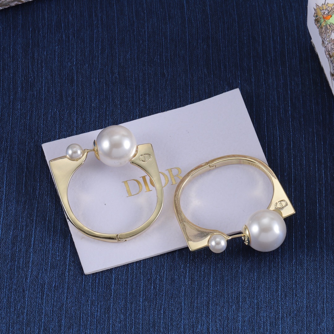 Dior Silver Vintage-Inspired Earrings 042