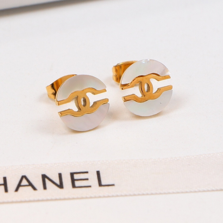 Chanel Gold Logo-Accented Earrings 007