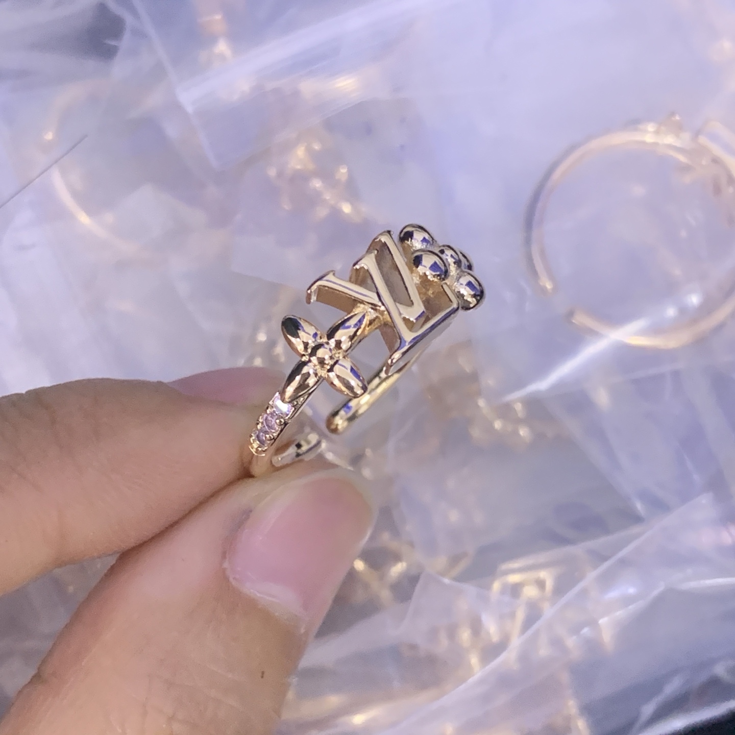 LV Rose Gold Romantic Ring 1008