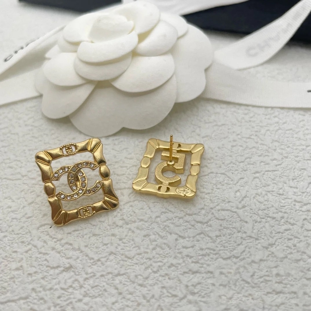 Chanel Gold Logo-Accented Earrings 016