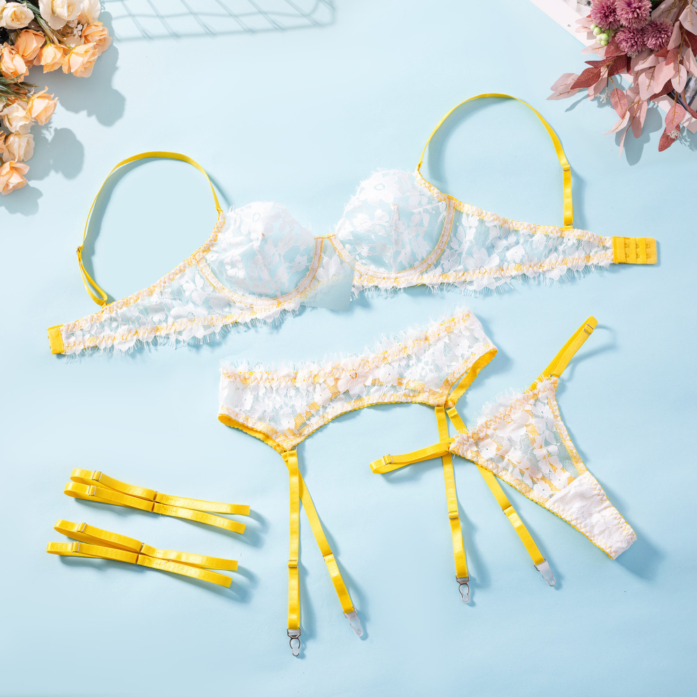 Minimalist three-point style