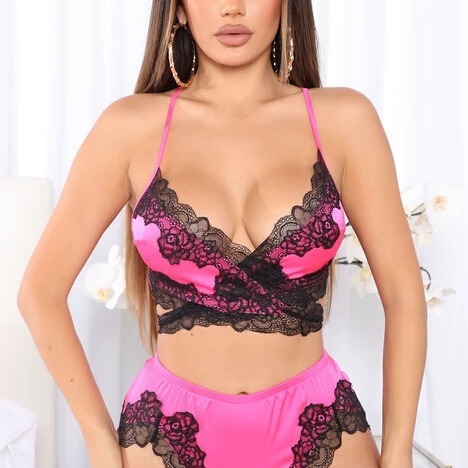 A lucky star with an average body