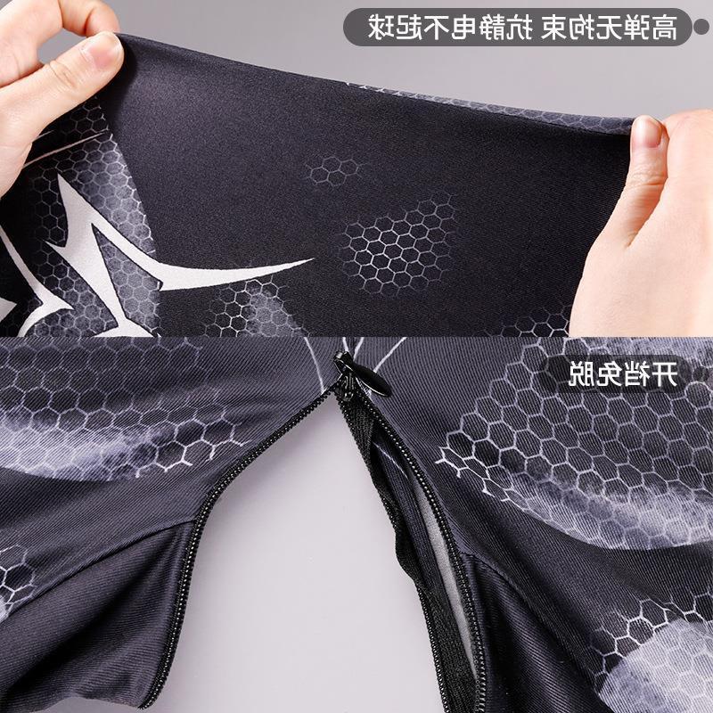 Cosplay uniform seduces Spider-Man