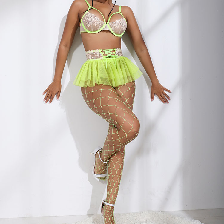 Grass green heavy interwoven sexy thin lace see-through bra three-point set