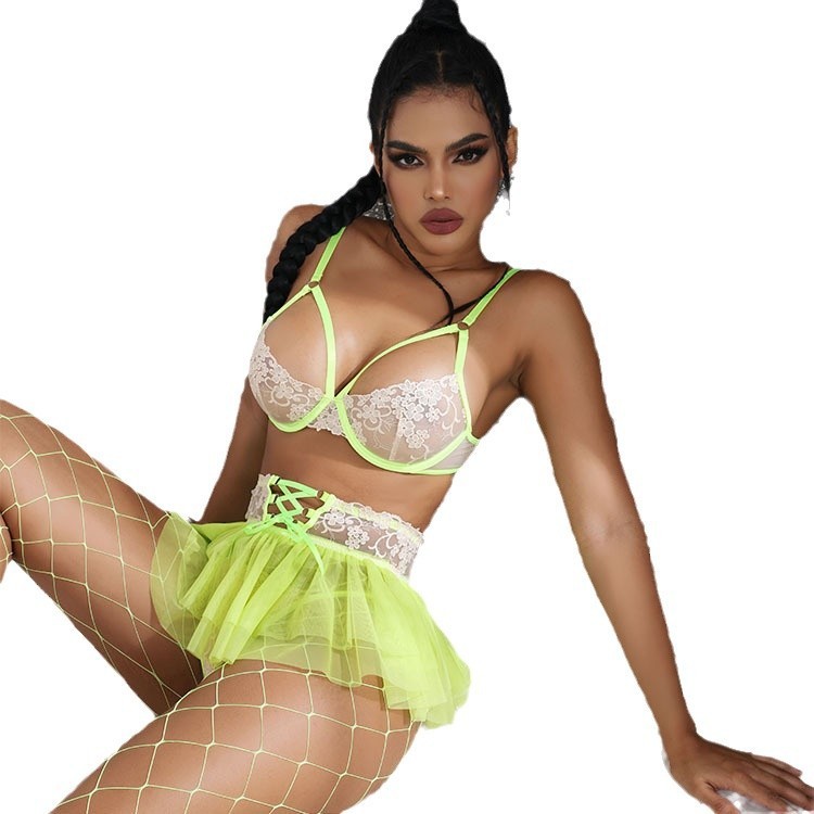Grass green heavy interwoven sexy thin lace see-through bra three-point set