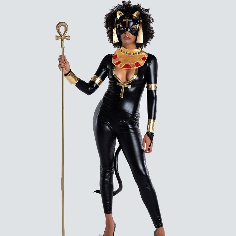 Catwoman Cleopatra in shiny leather