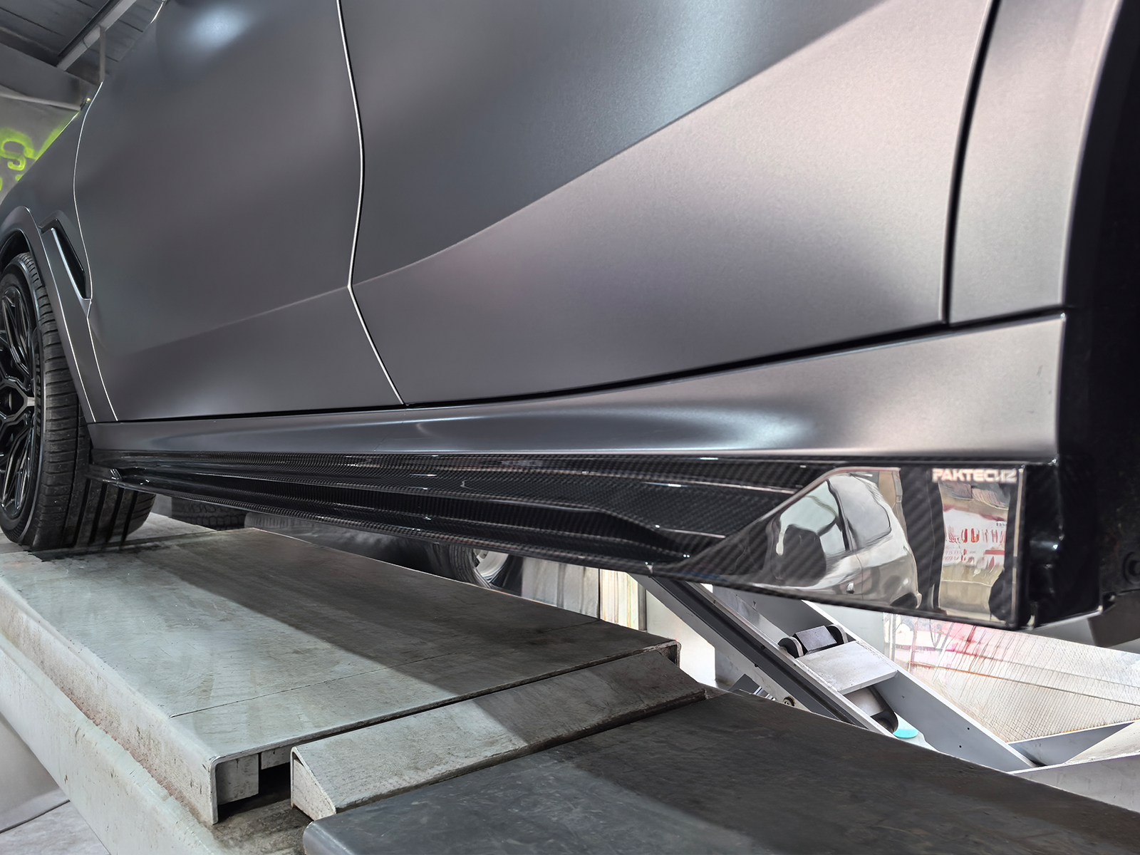 BMW X6  Paktechz Design Side Skirts