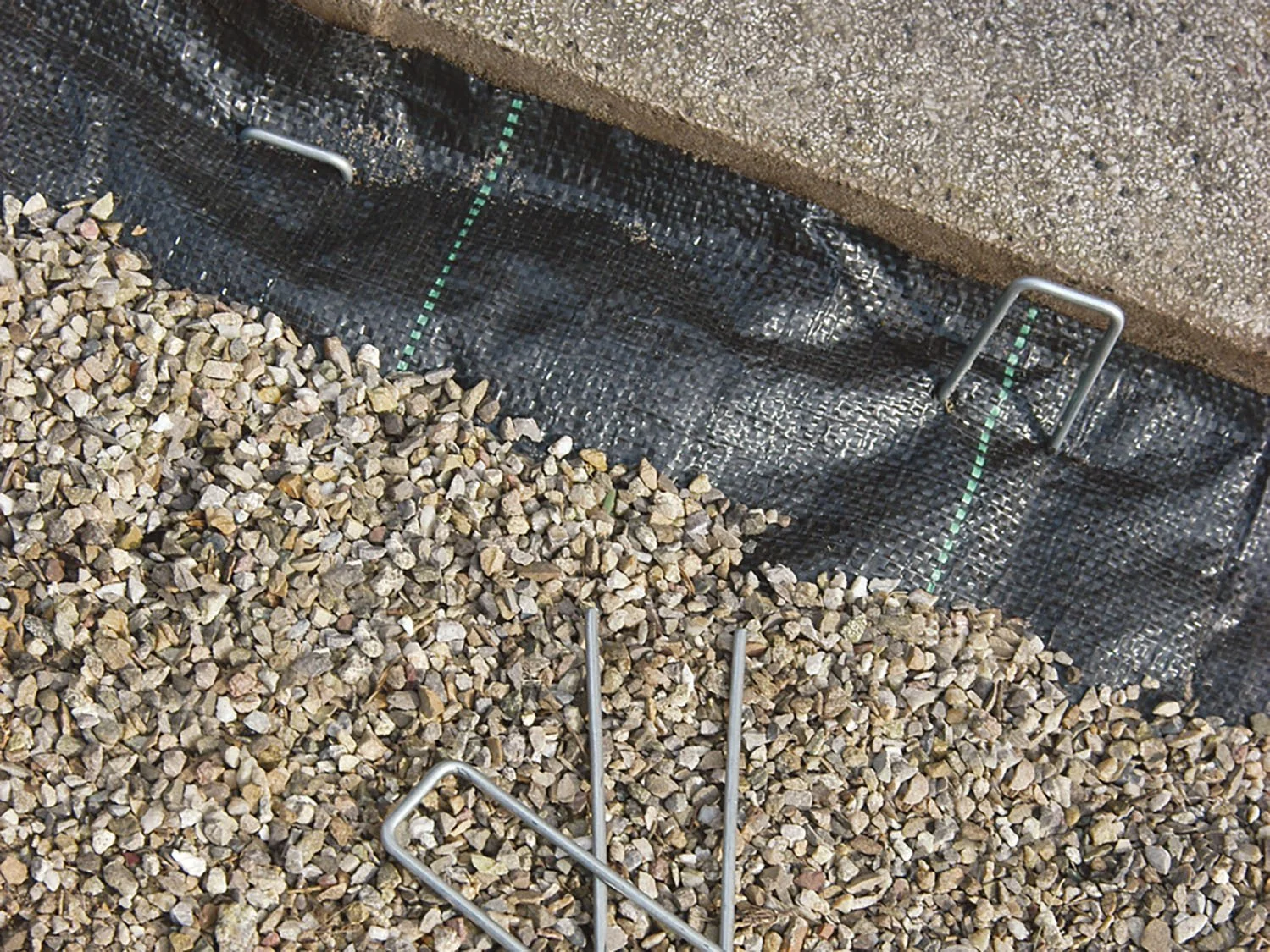 landscape fabric under gravel