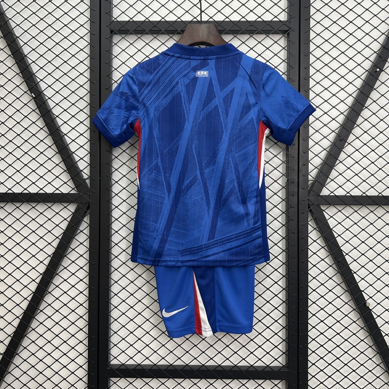 25/26 kids Chelsea home + free socks