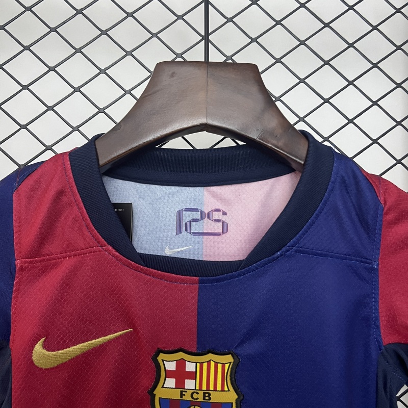 24/25 kids Barcelona home size 16-28 + free socks