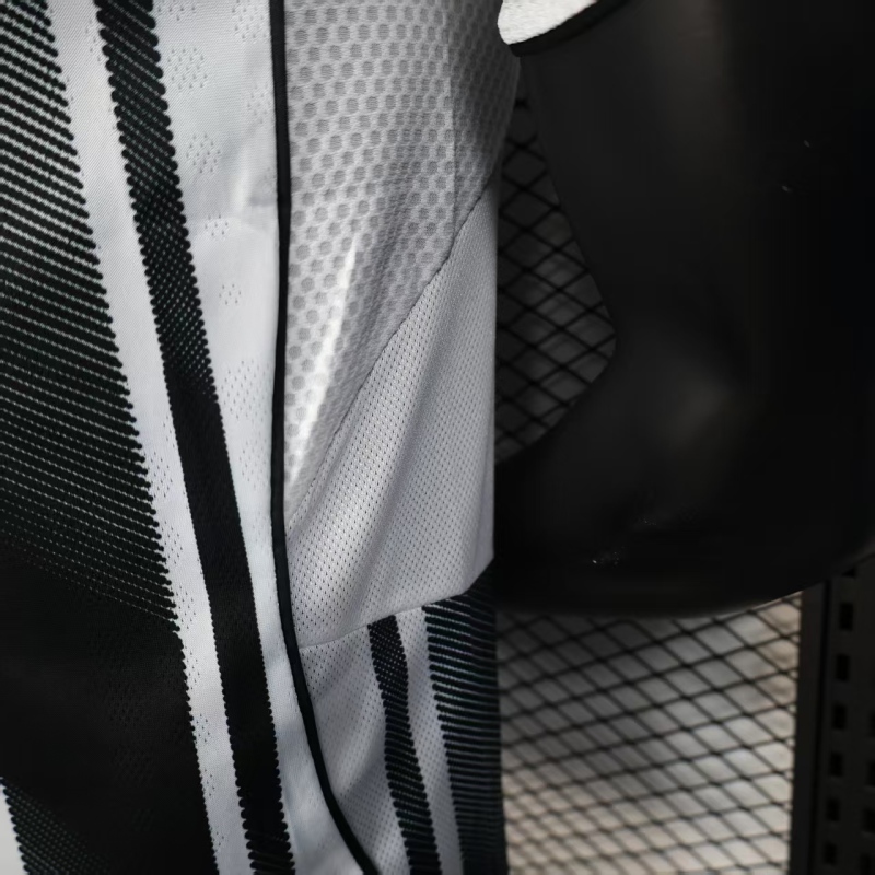 24/25 Juventus Home jersey Player version