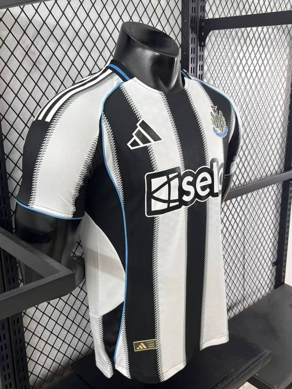25/26 Newcastle United Home player
