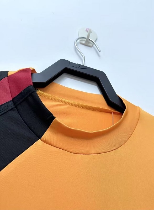 2005-2006 home Retro Roma Soccer Jerseys