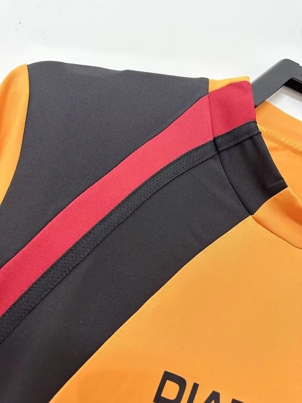 2005-2006 home Retro Roma Soccer Jerseys