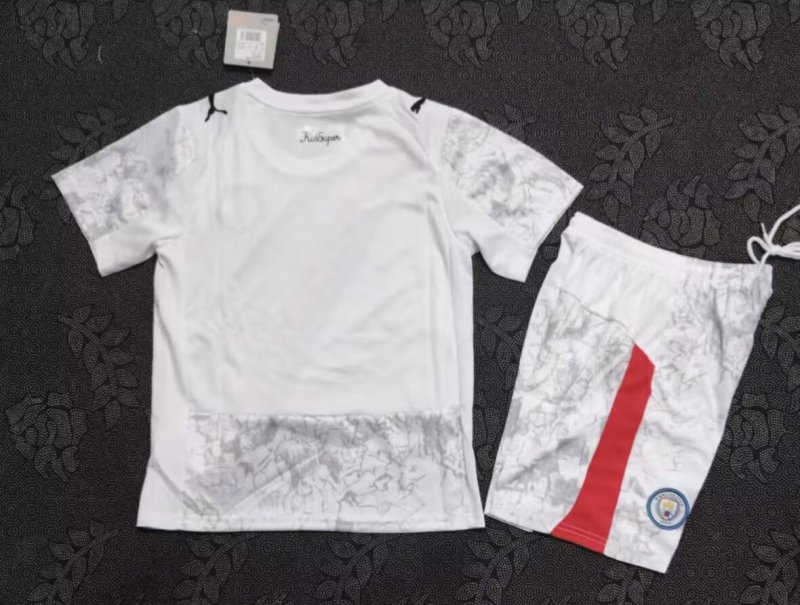 25/26 Manchester City away kids + free socks