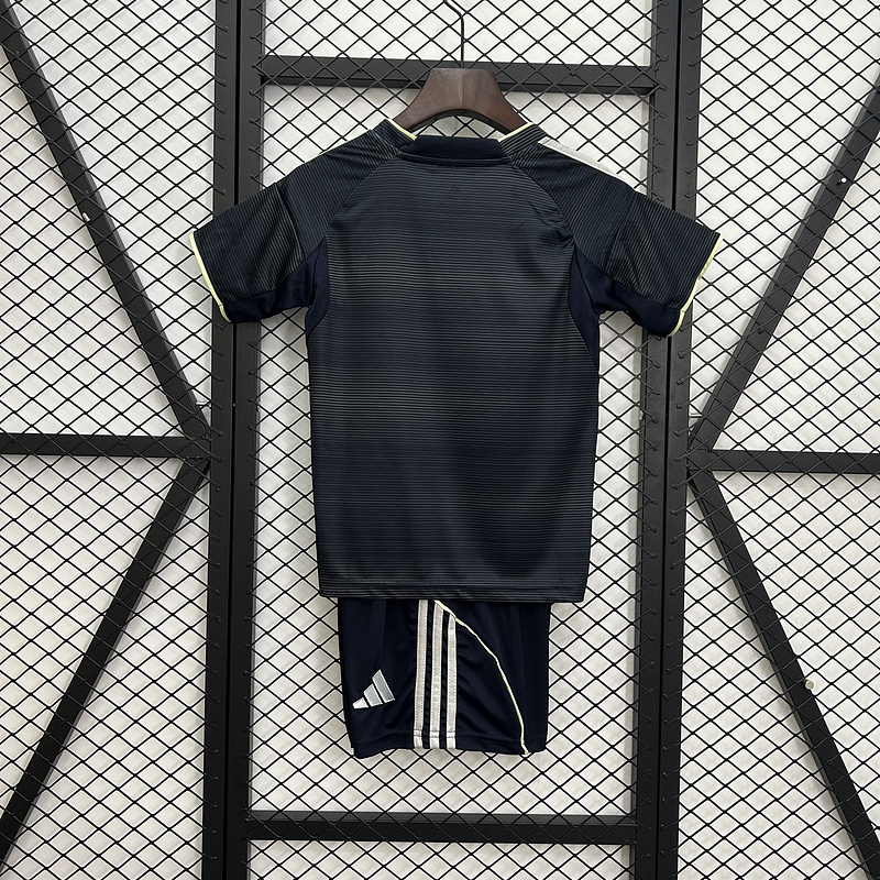25/26 kids Real Madrid away size: 16-28 + free socks