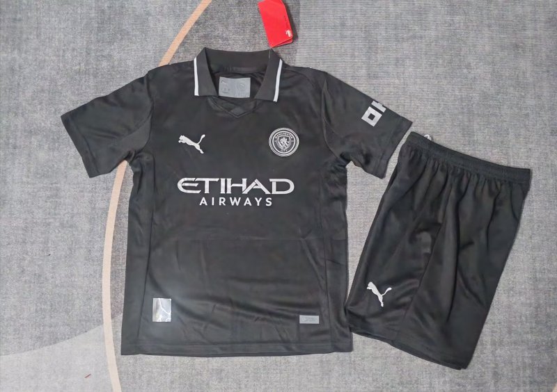 25/26 Manchester City away kids + free socks