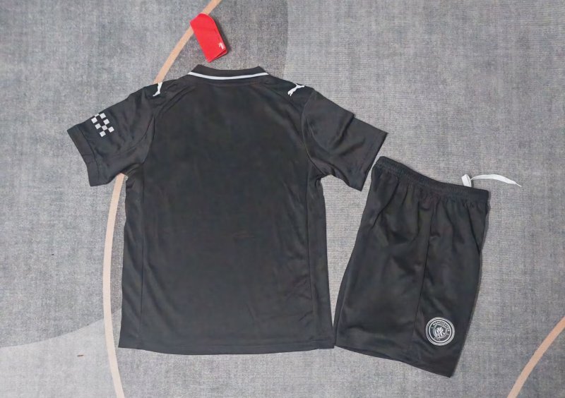 25/26 Manchester City away kids + free socks