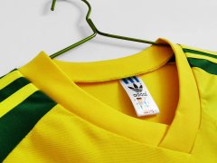 1982 away Wales retro Fan version