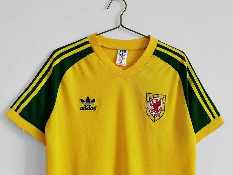 1982 away Wales retro Fan version