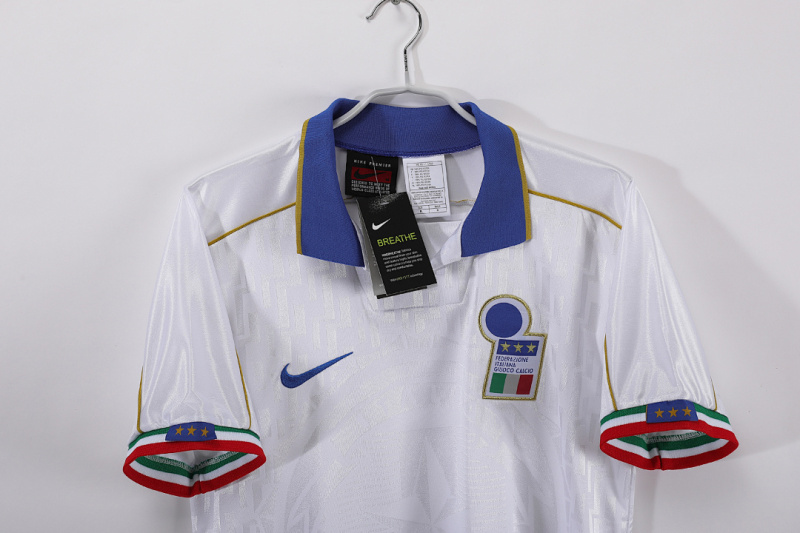 1995 away Italy retro Fan version