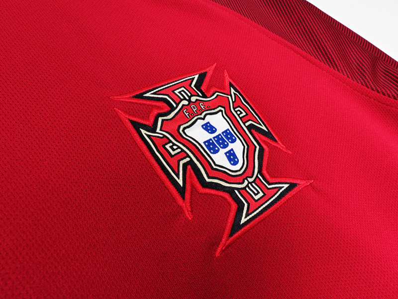 2016 home Long sleeves Portugal retro Fan version