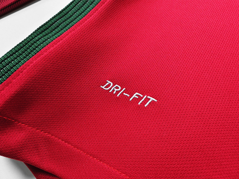2016 home Long sleeves Portugal retro Fan version