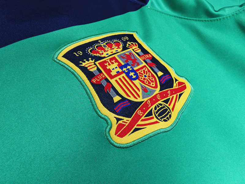 2010 Goalkeeper Spain retro Fan version