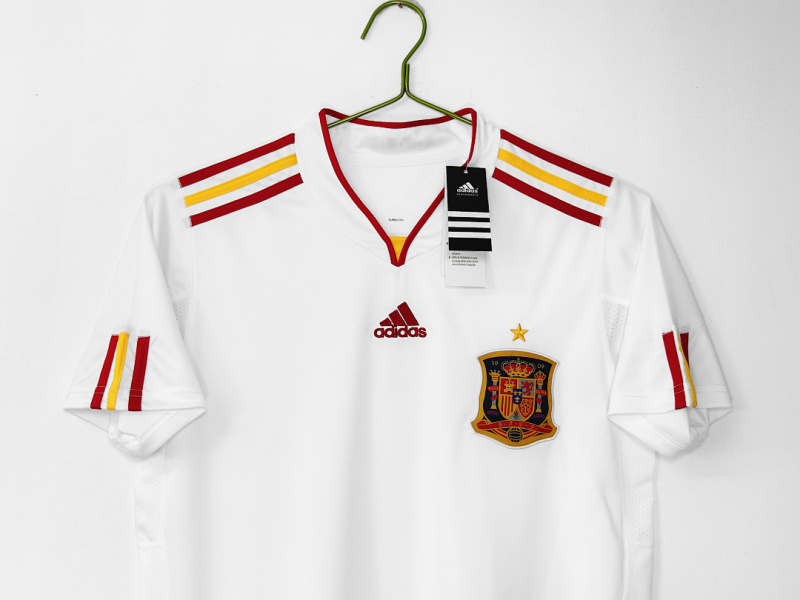 2011 away Spain retro Fan version