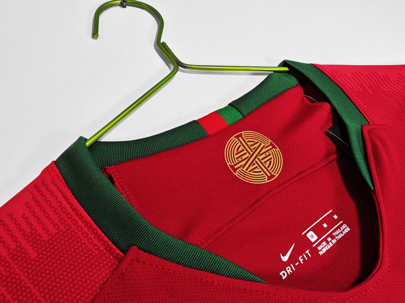 2018 home Long sleeves Portugal retro Fan version