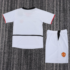 02-03 Manchester United away Kids kit