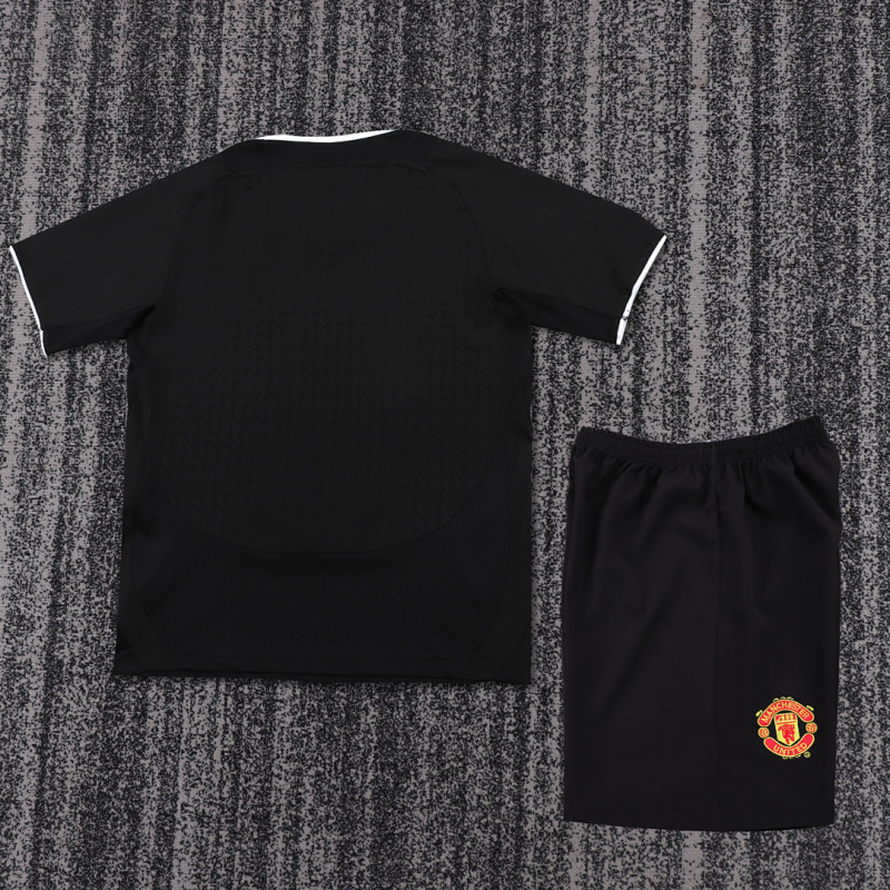 03-04 Manchester United away Kids kit