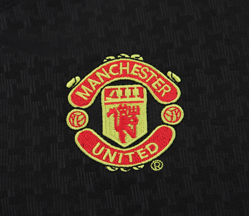 03-04 Manchester United away Kids kit