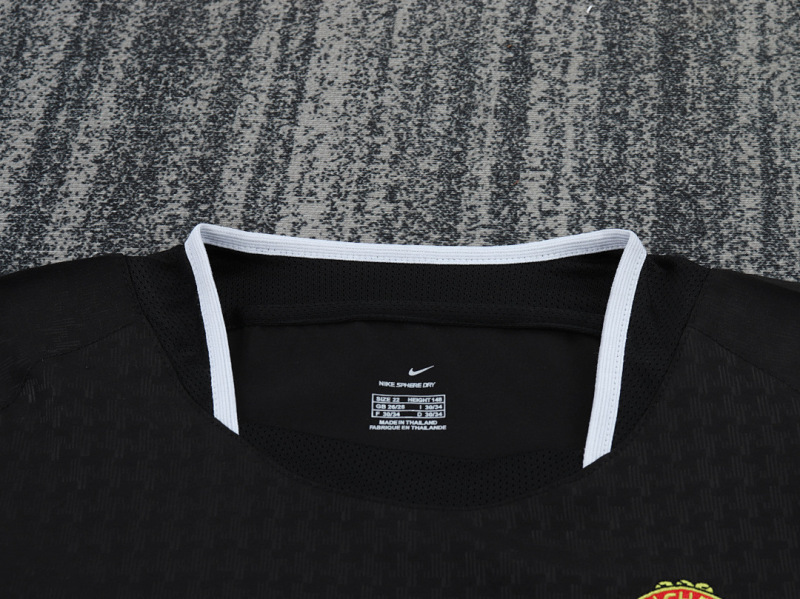 03-04 Manchester United away Kids kit