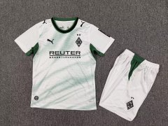2627 kids Borussia Monchengladbach home kit + free socks