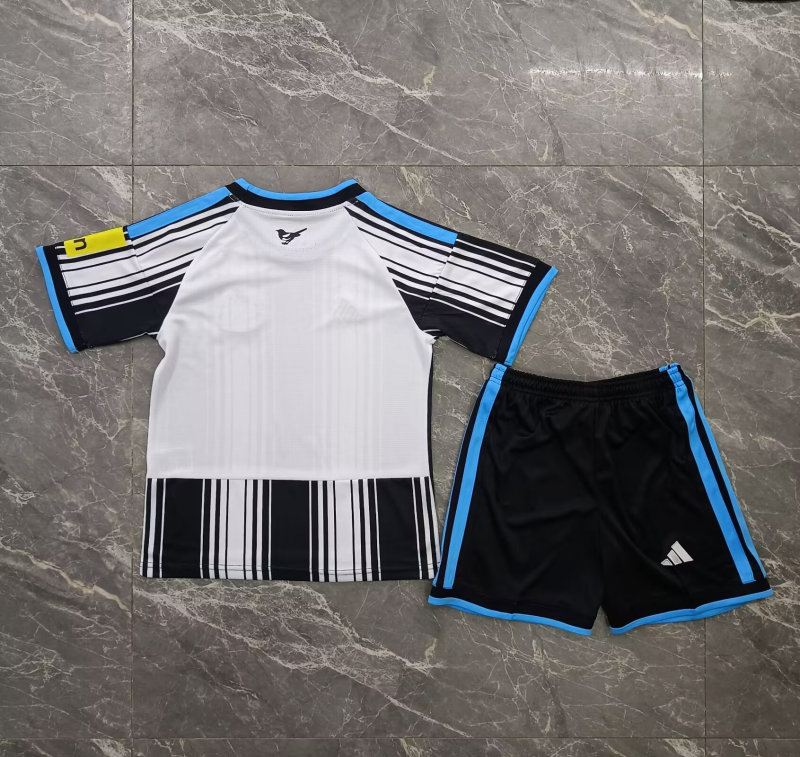 2627 Newcastle United home jersey kids + free socks